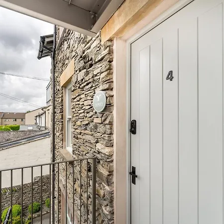 Osprey باونيس أون وينديرمير